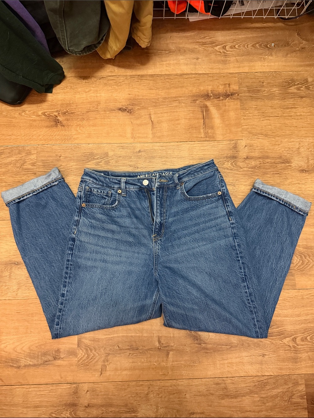American Eagle Outfitters Mom Straight Jean